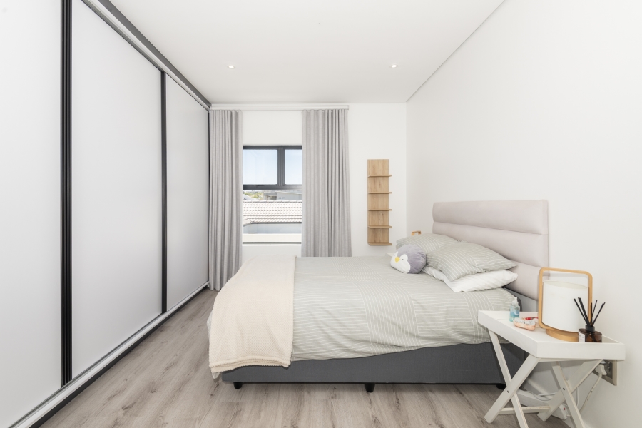 5 Bedroom Property for Sale in Myburgh Park Western Cape